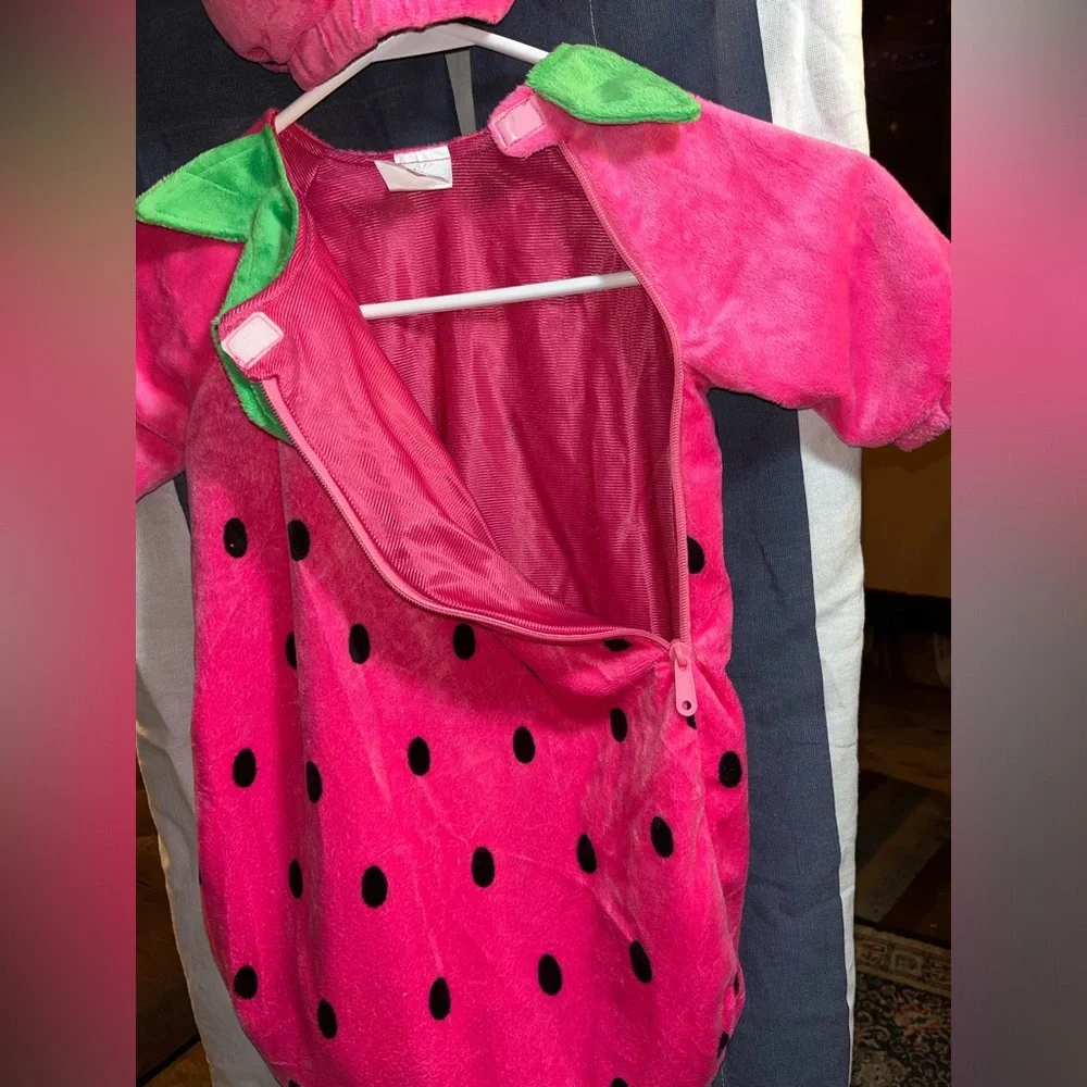 Infant strawberry costume 0-6 mo Halloween baby pink cute 🍓 - Picture 2 of 7
